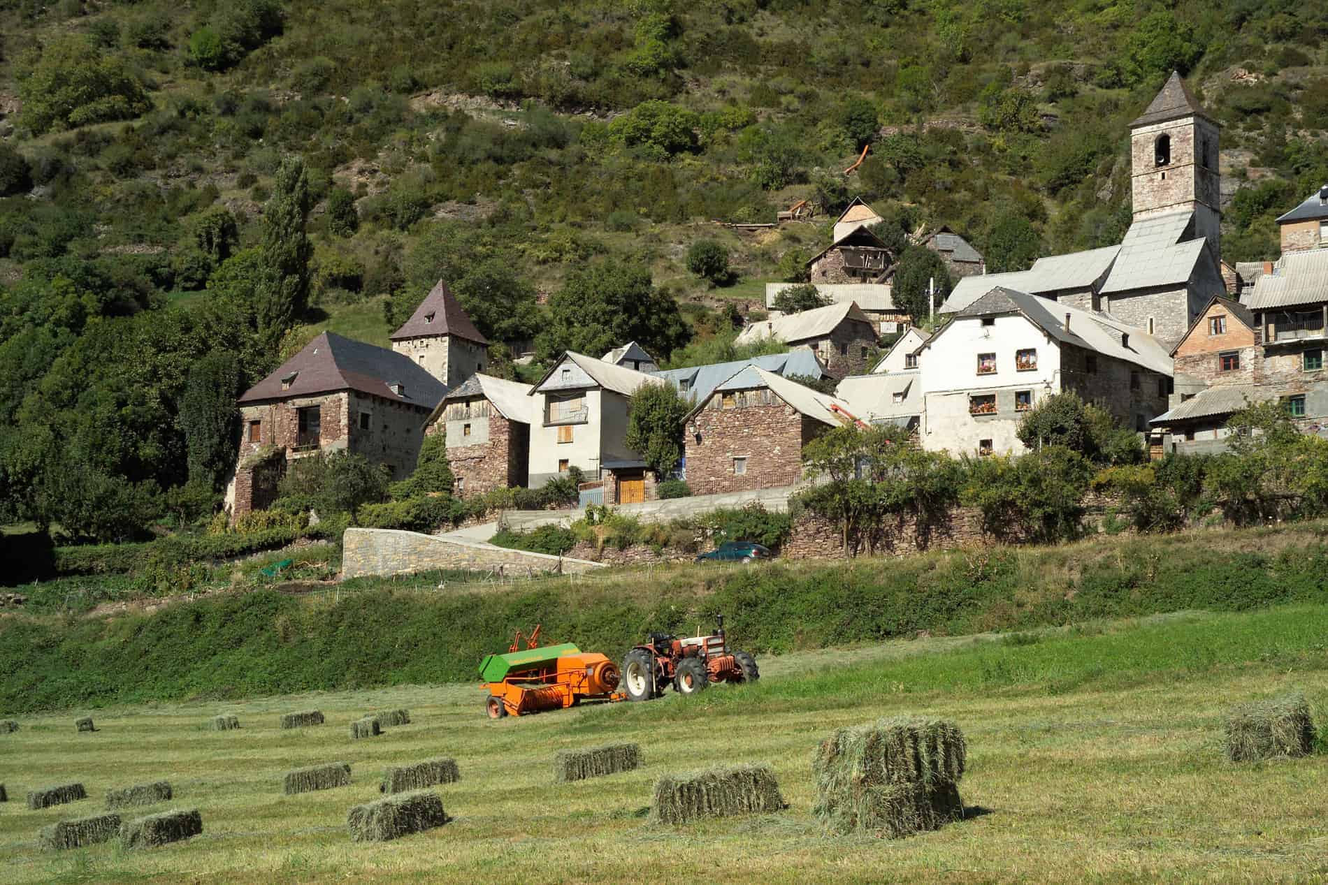 Pirineos Pirineo Valle de Chistau: pueblos, rutas y naturaleza 2 Vista del pueblo de Gistaín