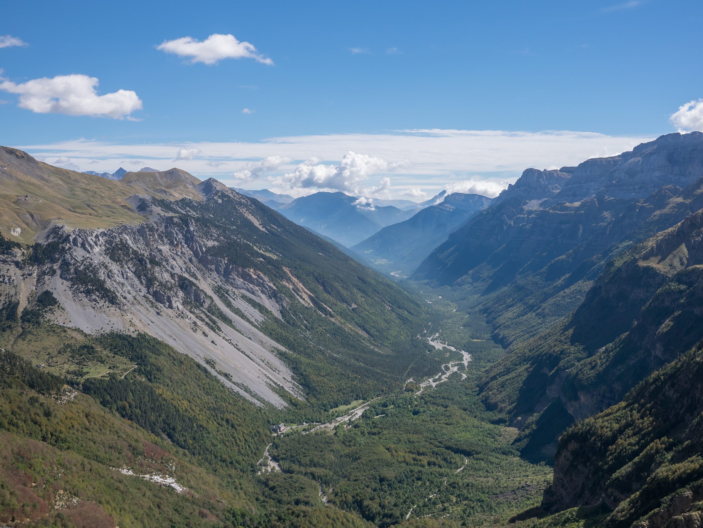 Panorámica de Pineta y del curso alto del Cinca, Sobrarbe