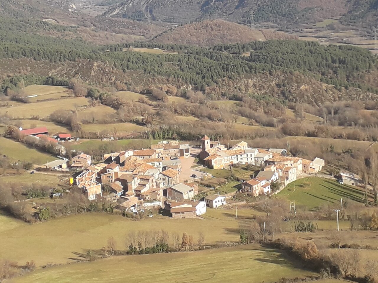 Vista del pueblo de Montanuy en el sector oriental de Ribagorza