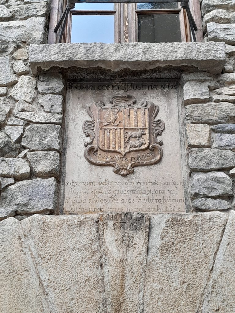 Pirineos Pirineo Casa de la Vall de Andorra la Vella 9 Casa de la Vall, histórico parlamento de Andorra