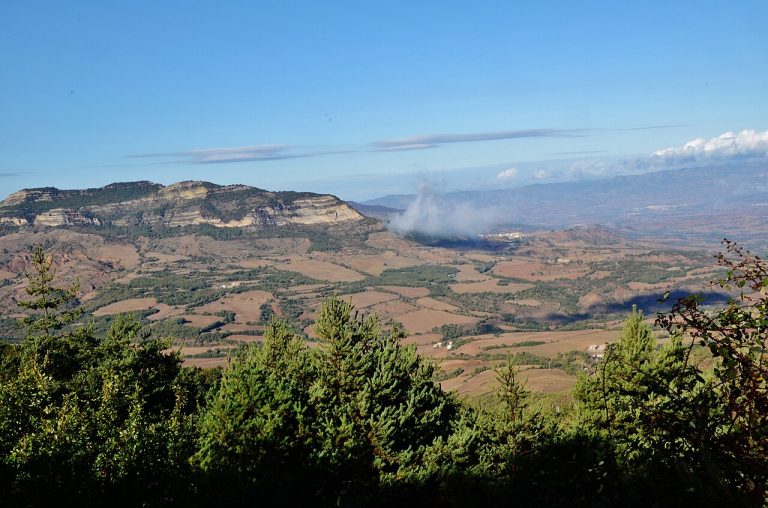 Pirineos Pirineo Geoparque Mundial UNESCO Orígens 5 Serra de la Campaneta y paisaje geológico de la Conca de Tremp, Geoparque Mundial UNESCO Orígens