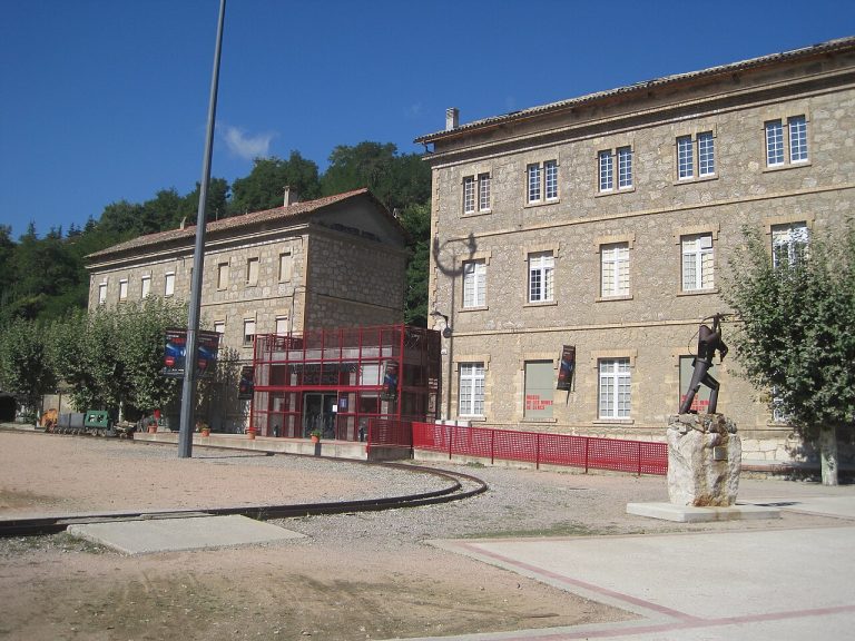 Pirineos Pirineo Museu de les Mines de Cercs – Sant Corneli 5 Edificios del Museu de les Mines de Cercs y la colonia de Sant Corneli