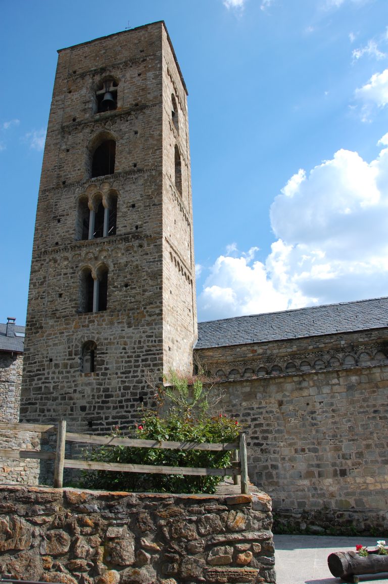 Pirineos Pirineo Iglesia de la Nativitat de Durro 6 La nativitat de durro 2.JPG