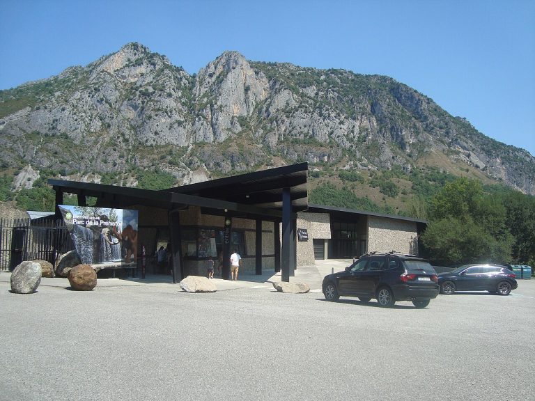 Pirineos Pirineo Parc de la Préhistoire de Tarascon-sur-Ariège 3 Entrada y edificio del Parc de la Préhistoire de Tarascon-sur-Ariège