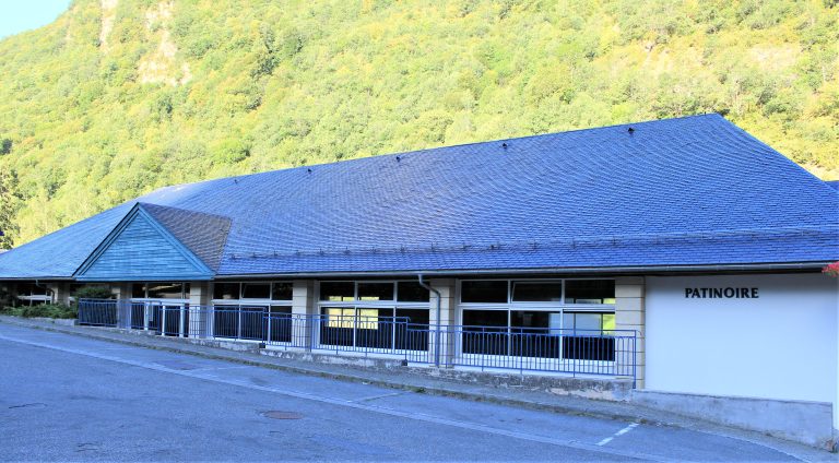 Pista de hielo cubierta de Gèdre