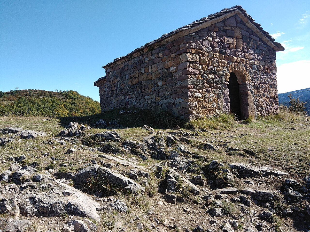 Pirineos Pirineo Alto Noguera Ribagorzana: Montanuy, Bonansa y valles orientales 3 Ermita románica de San Aventín en Bonansa
