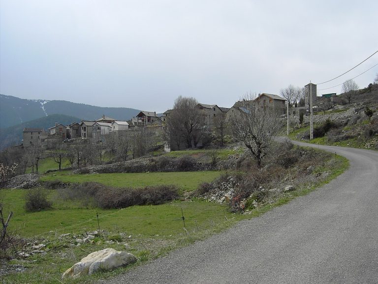 Panorámica del pueblo de Nerín, entorno del cañón de Añisclo