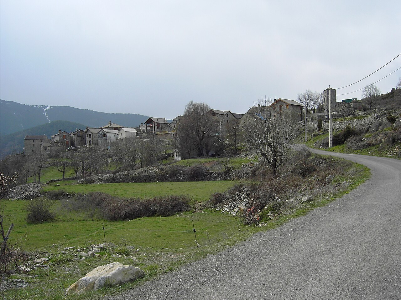 Vista del pueblo de Nerín