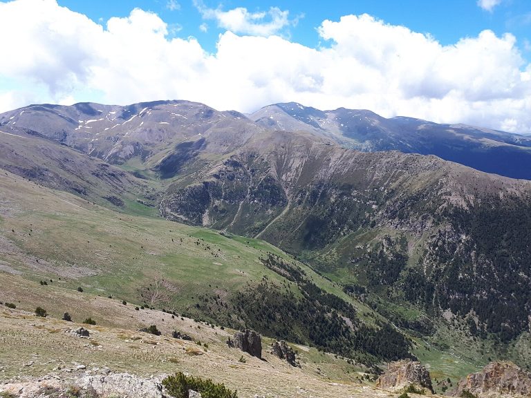 Pirineos Pirineo Réserve naturelle nationale de la vallée d'Eyne 2 Valle de Eyne desde la cresta de Cambra d’Ase, reserva natural del Pirineo francés