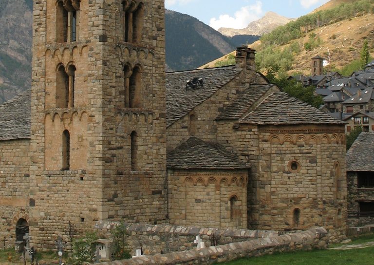 Pirineos Pirineo Iglesia de Sant Climent de Taüll 12 Ábside y campanario de la iglesia de Sant Climent de Taüll
