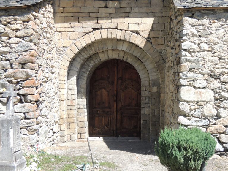 Pirineos Pirineo Iglesia de Santa Maria d'Arties 5 Iglesia de Santa Maria d’Arties (7997065158).jpg