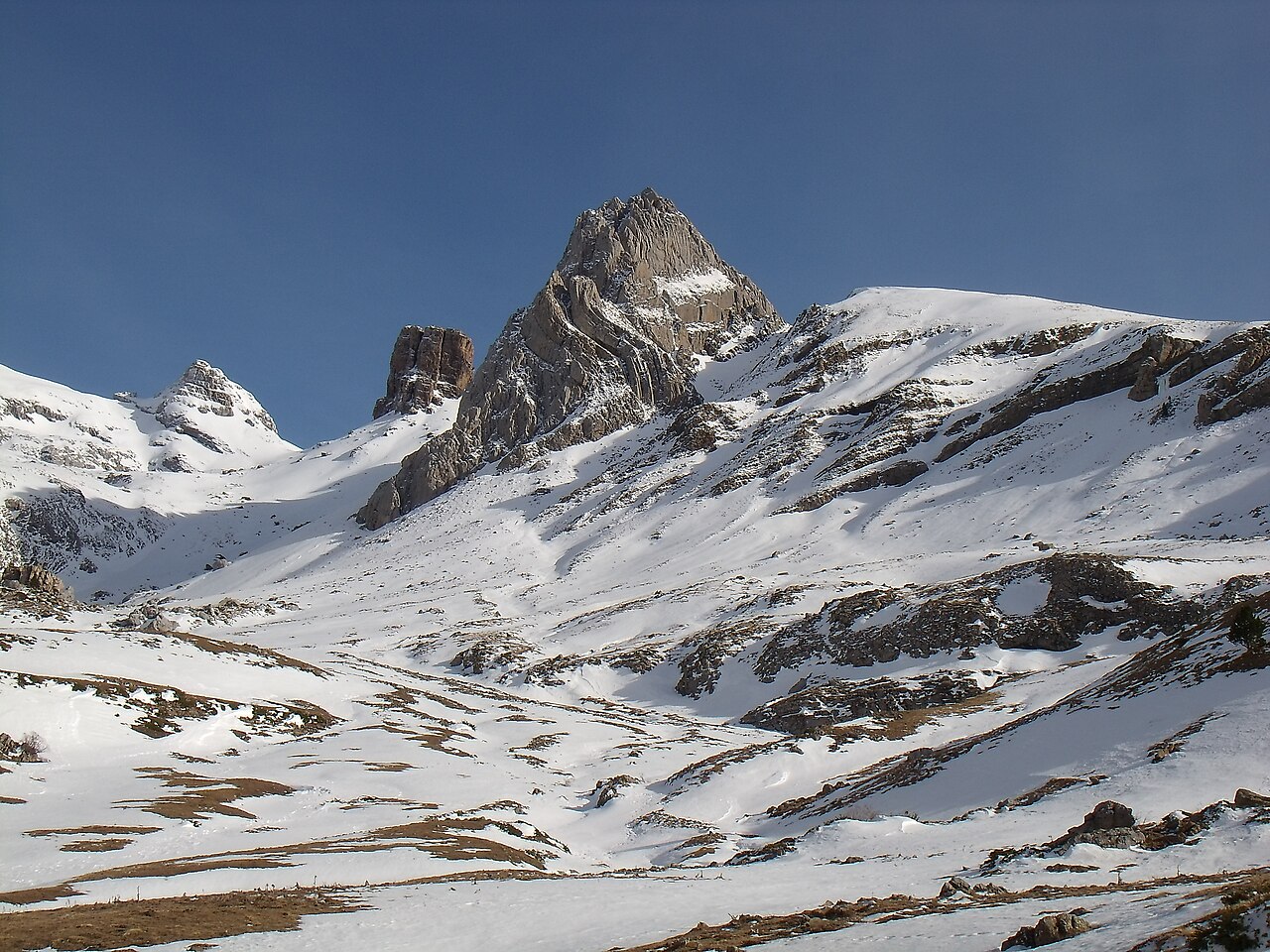 Pirineos Pirineo Valles de Aísa y Borau: pueblos y montañas de la Jacetania 1 Mallos de Rigüelo, Lecherines y montañas de los valles de Aísa y Borau