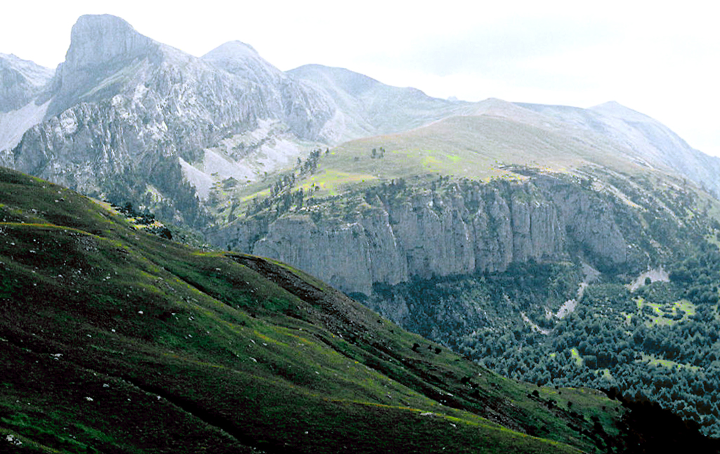 Macizo de Bernera en el valle de Aragüés del Puerto, Pirineo de Huesca